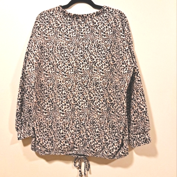๐ Plus Size Animal Print Blouse nwot - Picture 2 of 6